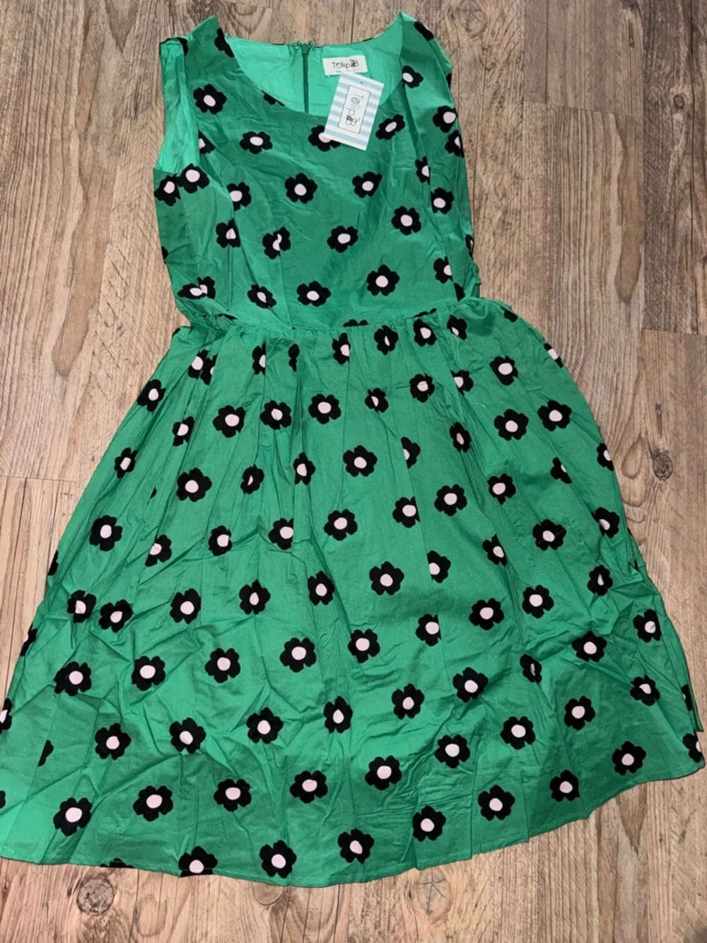 Tulip B Tea Collection Green Floral Sleeveless Fit-and-Flare Dress - Picture 1 of 2